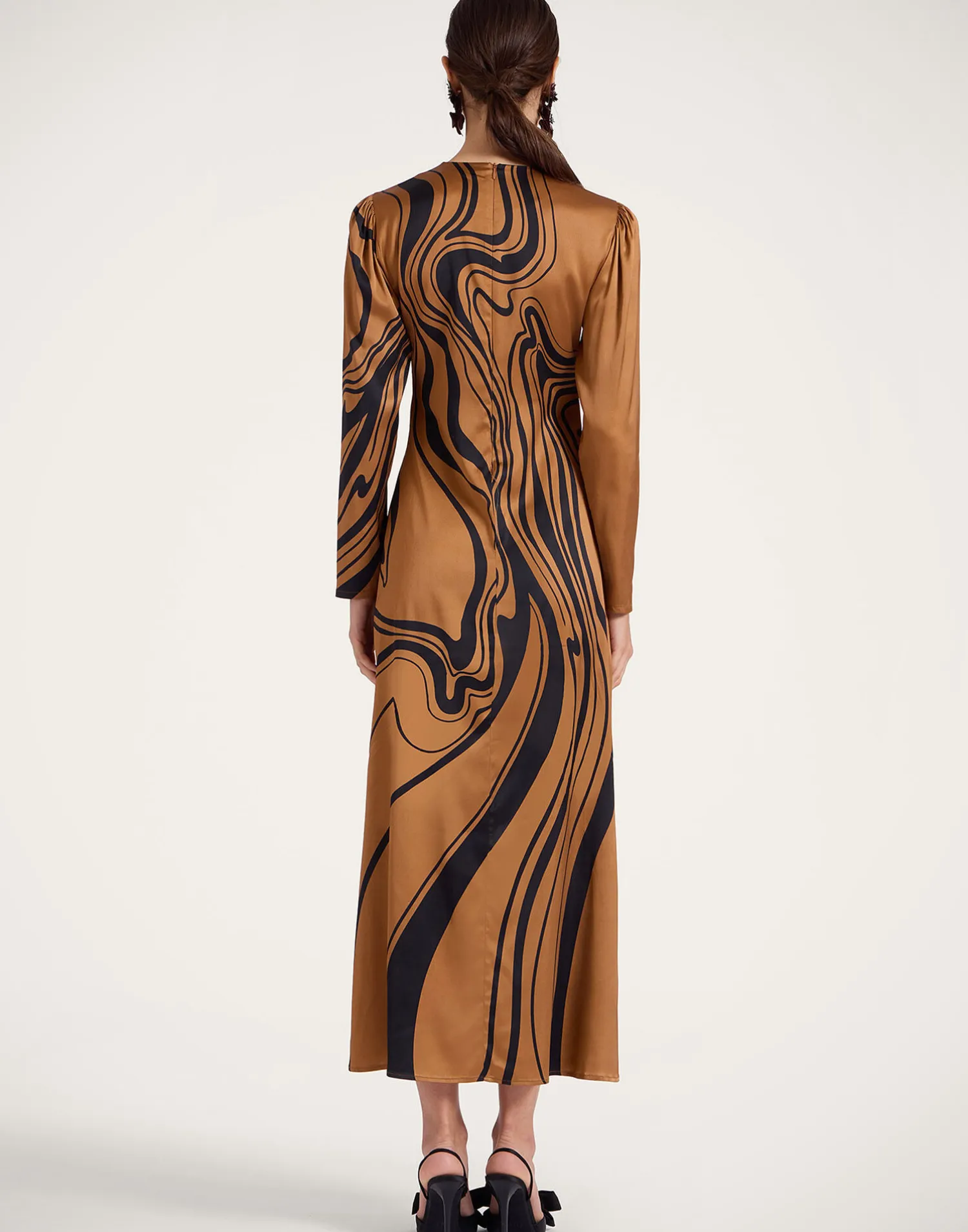 La DoubleJ Vestiti<Clingy SwingBig Blooms Placée Brown in Stretch Satin