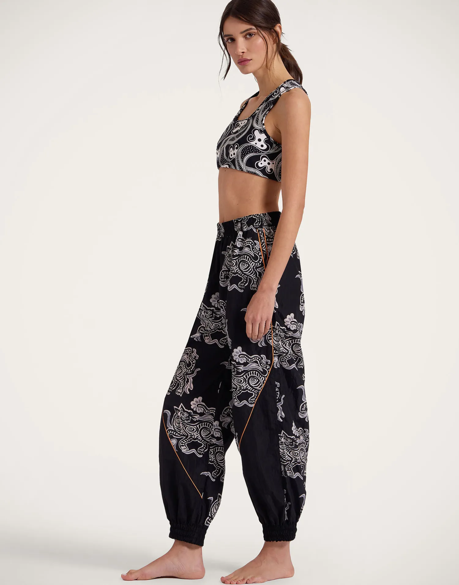 La DoubleJ Loungewear<Court PantsCrazy Tigers Black & White in Nylon