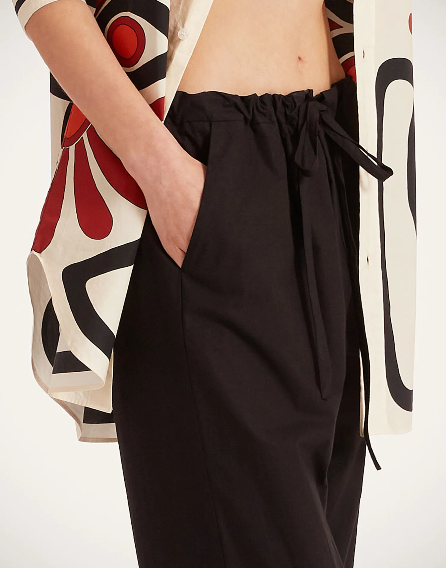 La DoubleJ Pantaloni E Shorts<Drawstring PantsSolid Black in Crisp Poplin