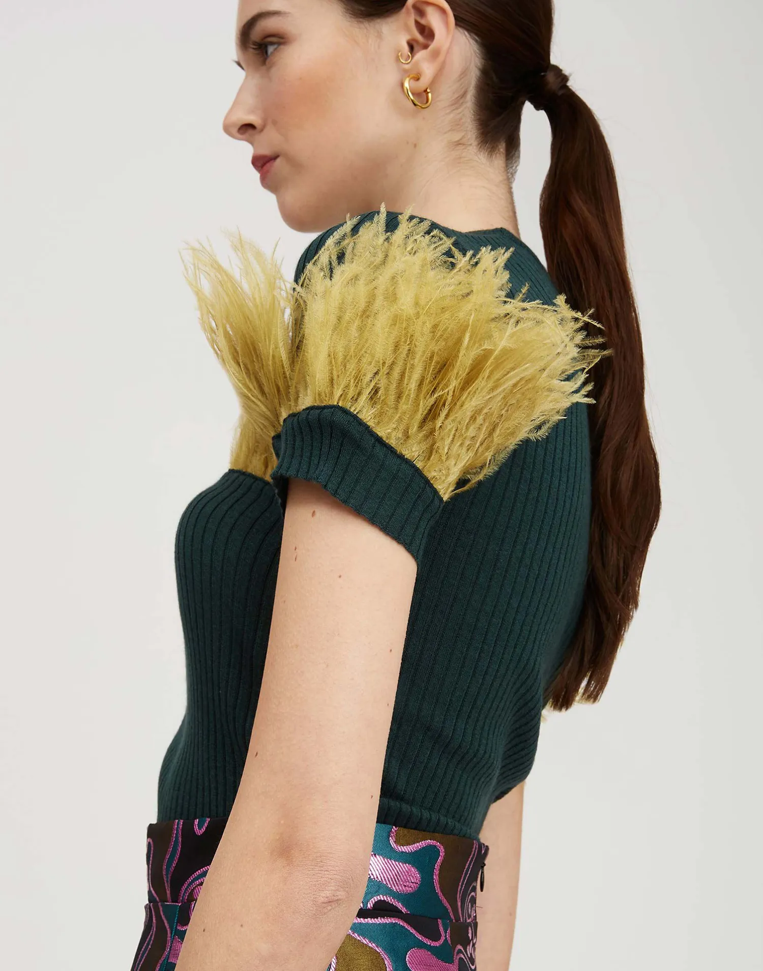 La DoubleJ Maglieria<High Kick TeeGreen in Ribbed Silk Cashmere With Feathers