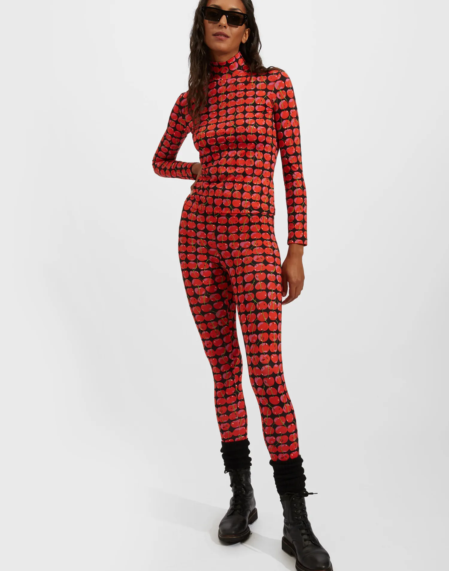 La DoubleJ Loungewear<LeggingsBlack Cherries in New Skinny Jersey
