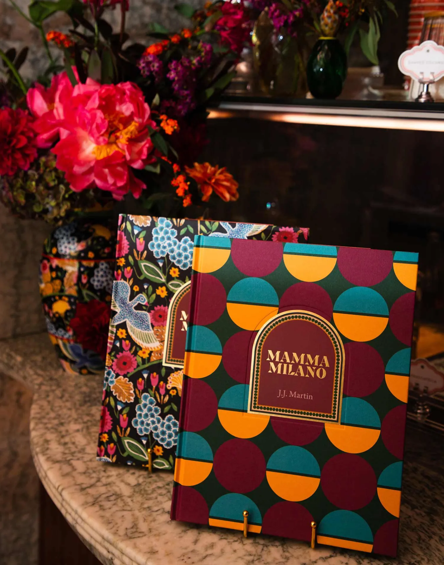 La DoubleJ Libri|Home Décor<Mamma MilanoMezzaluna in Hardcover