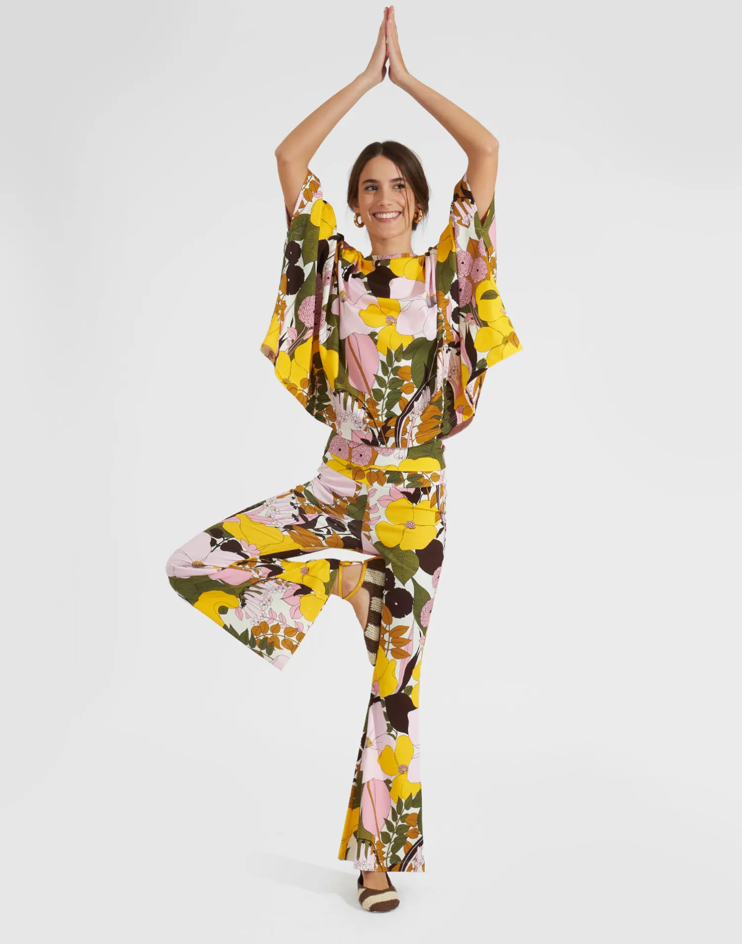 La DoubleJ Loungewear<Meditation PonchoBig Flower Rose in Cotton