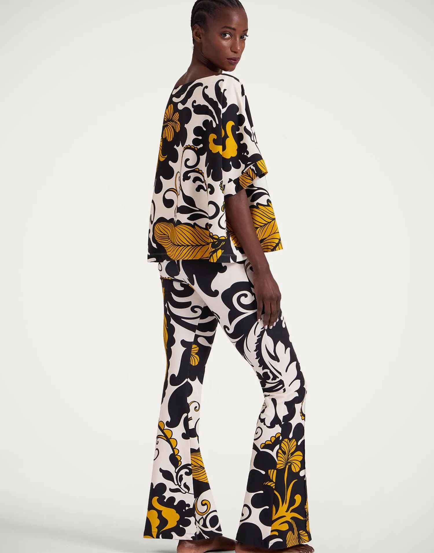La DoubleJ Loungewear<New Meditation PantsMarea Black & White in Stretch Fleece
