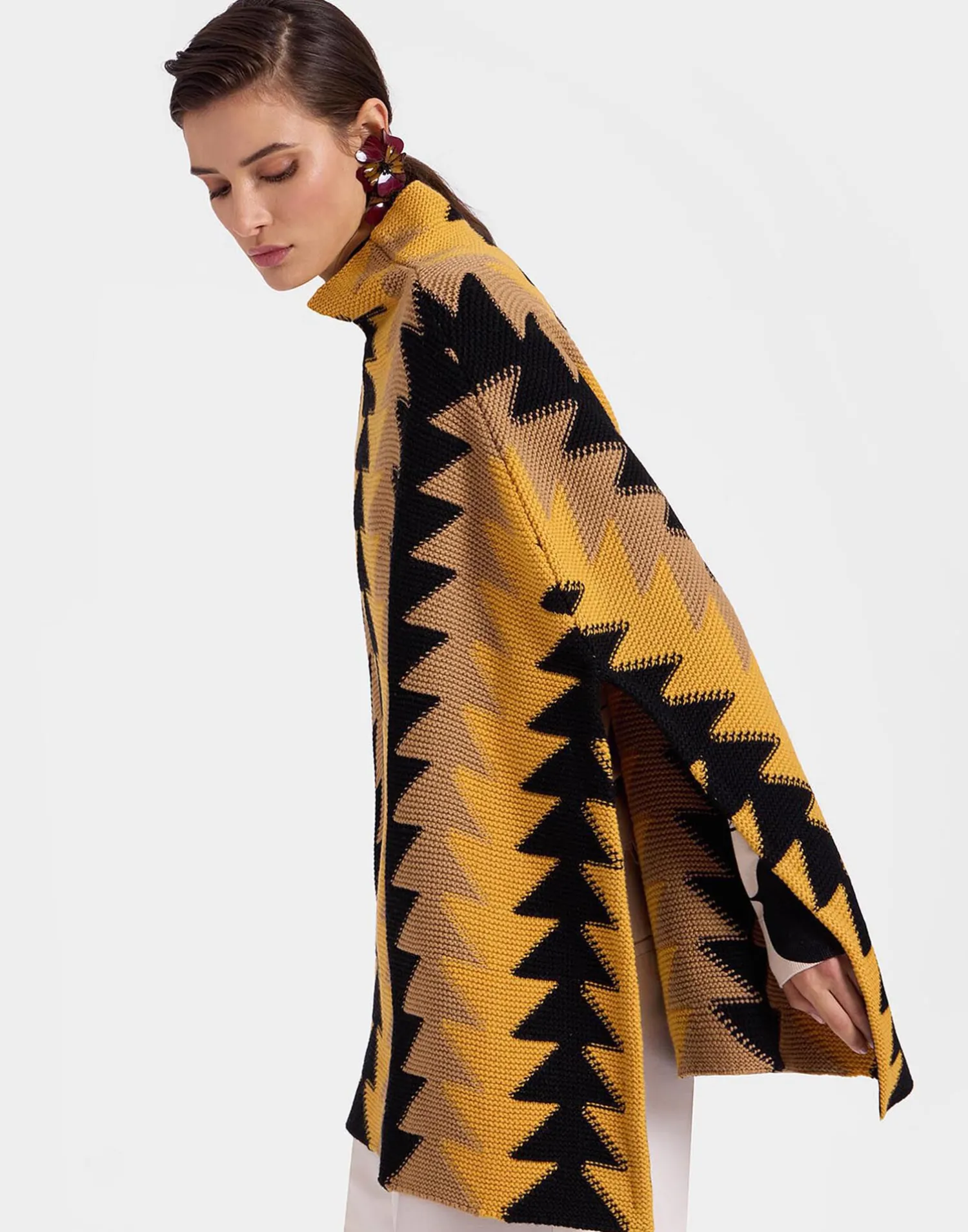 La DoubleJ Capispalla|Maglieria<Trine CapeYellow in Wool Intarsia