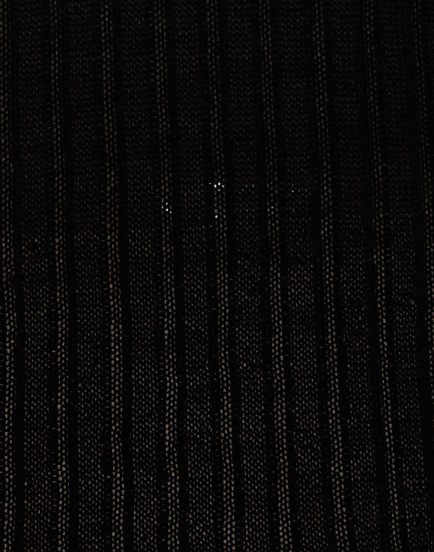 La DoubleJ Maglieria<V-Neck High Kick TopSolid Black in Ribbed Silk Cashmere With Feathers